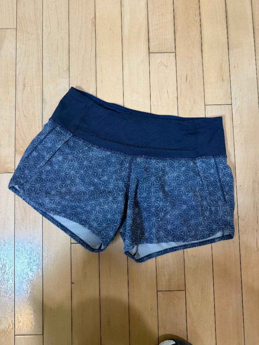 Lululemon Run Times Shorts navy blue Sashiko Star pattern Size 2